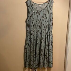 Lularoe 2xl tank dress with pockets. Teal with feathers
